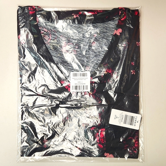 ❤️NWT VINTAGE TORRID TEE - FLORAL PRINT POCKET TEE - SOFT COTTON - PLUS SIZE - Picture 6 of 14